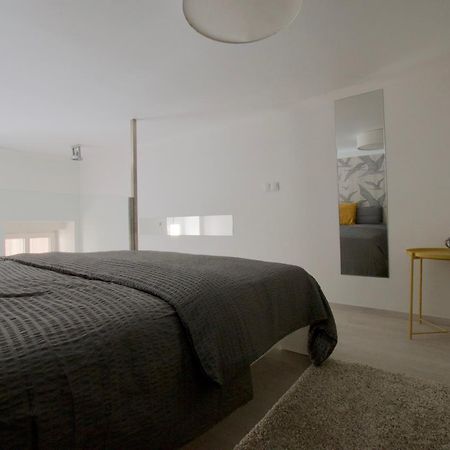 Standard Apartment By Hi5 - Terez 6 Budapest Exterior photo